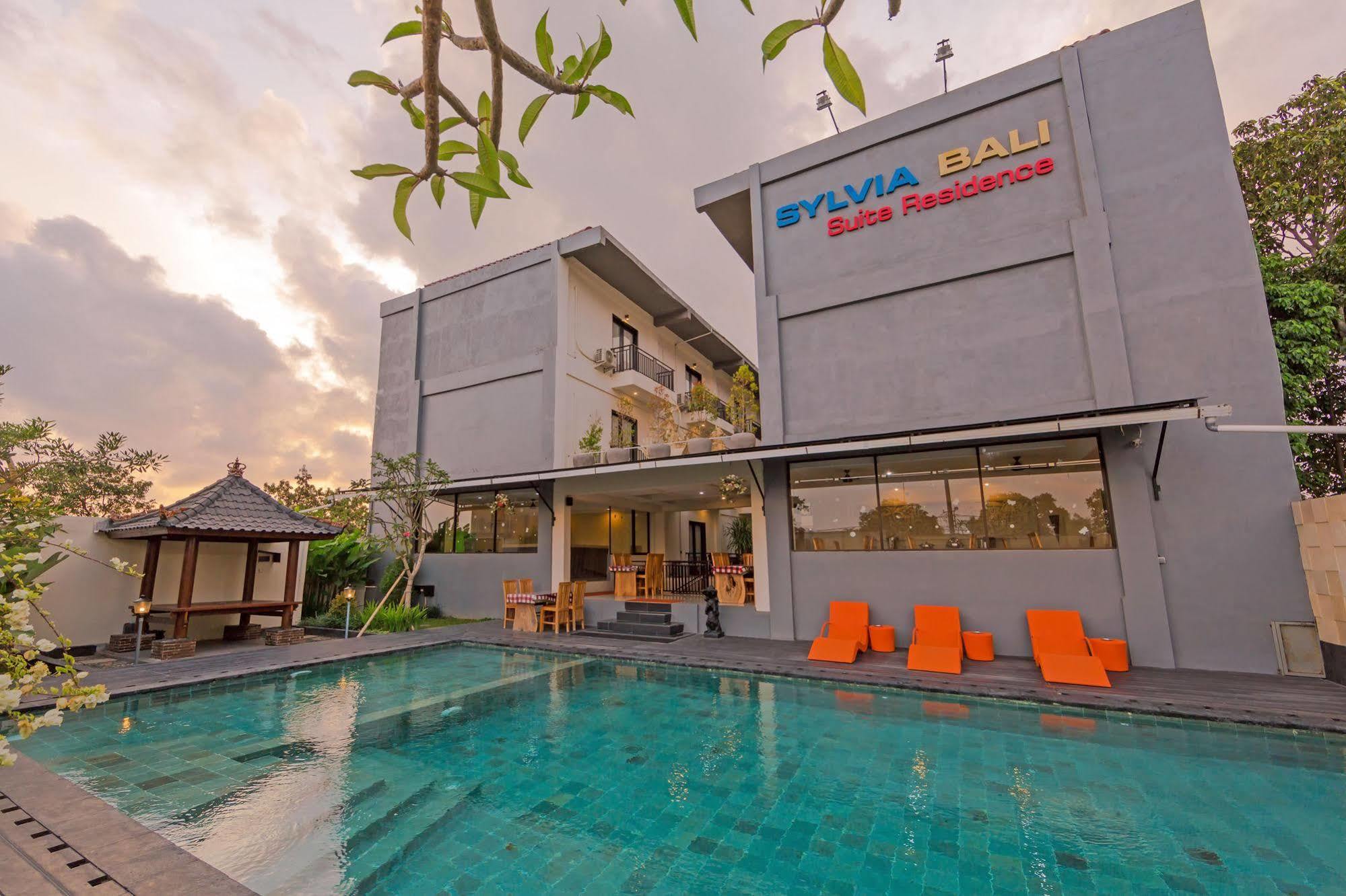 Reddoorz Plus Near Mall Bali Galeria 2 Denpasar  Exterior photo